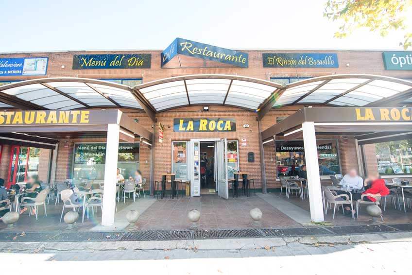 Entrada al Cafetería Restaurante La Roca